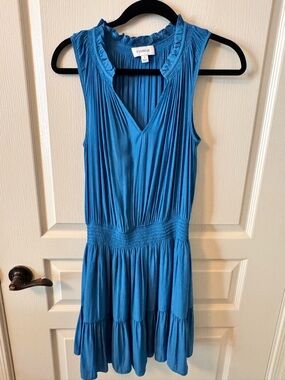Evereve Blue Sleeveless Ruffled V-Neck Dress